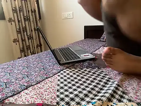 Snapshot of debu46 chatting on 24, 9, 2025 debu46 online show from 24, 9, 2025