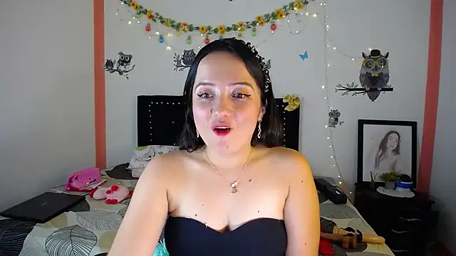 Snapshot of naughty_girl_4u chatting on 22, 1, 2025 naughty girl 4u online show from 22, 1, 2025