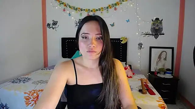 Snapshot of naughty_girl_4u chatting on 6, 2, 2025 naughty girl 4u online show from 6, 2, 2025