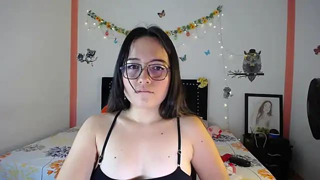 Snapshot of naughty_girl_4u chatting on 12, 2, 2025 naughty girl 4u online show from 12, 2, 2025