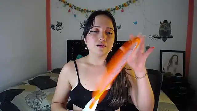 Snapshot of naughty_girl_4u chatting on 28, 2, 2025 naughty girl 4u online show from 28, 2, 2025