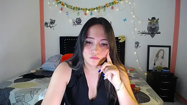 Snapshot of naughty_girl_4u chatting on 7, 3, 2025 naughty girl 4u online show from 7, 3, 2025