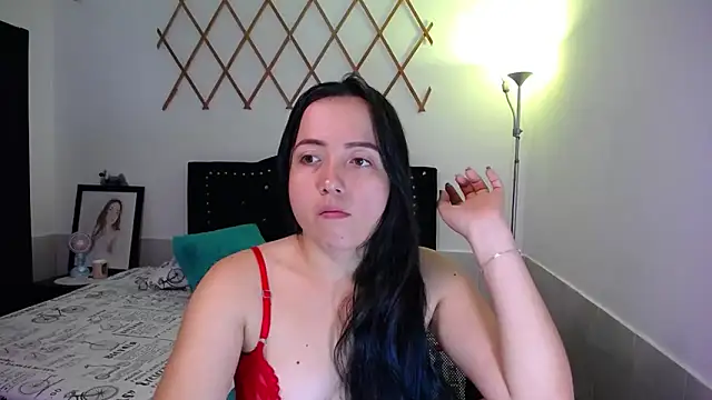 Snapshot of naughty_girl_4u chatting on 28, 9, 2025 naughty girl 4u online show from 28, 9, 2025