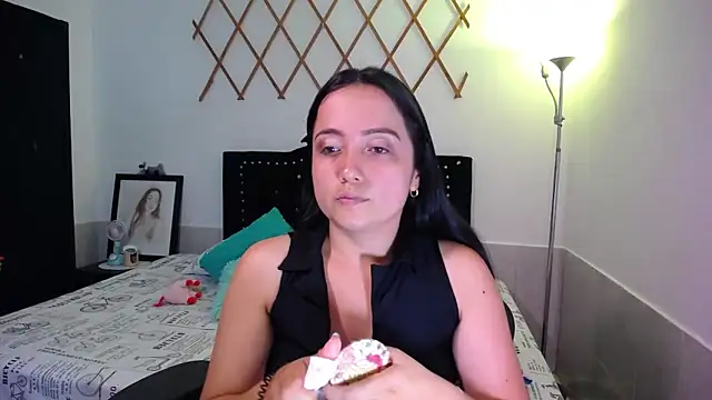 Snapshot of naughty_girl_4u chatting on 29, 9, 2025 naughty girl 4u online show from 29, 9, 2025