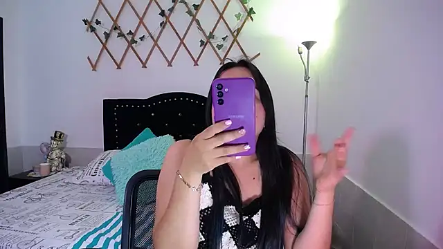 Snapshot of naughty_girl_4u chatting on 7, 11, 2025 naughty girl 4u online show from 7, 11, 2025