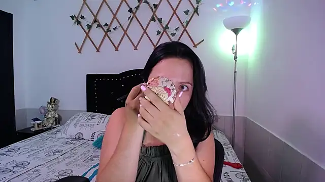 Snapshot of naughty_girl_4u chatting on 10, 11, 2025 naughty girl 4u online show from 10, 11, 2025