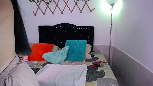 Snapshot of naughty_girl_4u chatting on 24, 11, 2025 naughty girl 4u online show from 24, 11, 2025