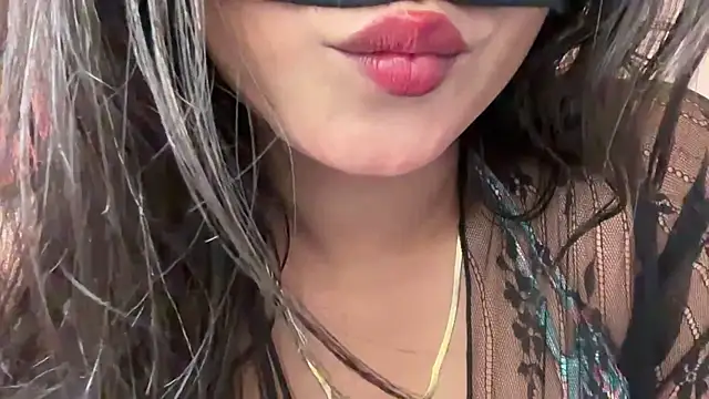 Hottie ishuu online show from 17, 1, 2026