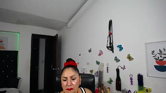 Snapshot of mature_bigboobs10 chatting on 1, 4, 2026 mature bigboobs10 online show from 1, 4, 2026