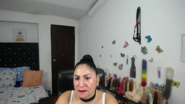 Snapshot of mature_bigboobs10 chatting on 18, 4, 2026 mature bigboobs10 online show from 18, 4, 2026