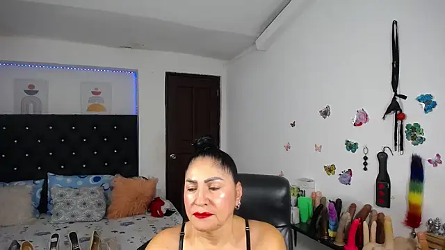 Snapshot of mature_bigboobs10 chatting on 8, 5, 2026 mature bigboobs10 online show from 8, 5, 2026