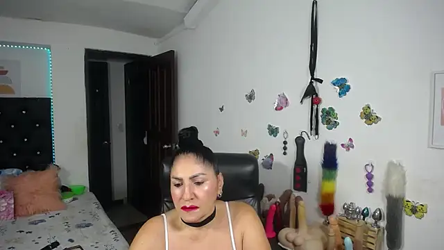 Snapshot of mature_bigboobs10 chatting on 14, 5, 2026 mature bigboobs10 online show from 14, 5, 2026