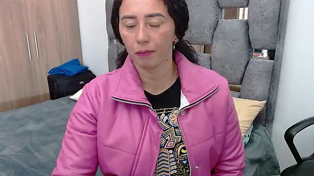 sara hott 1 online show from 21, 2, 2025