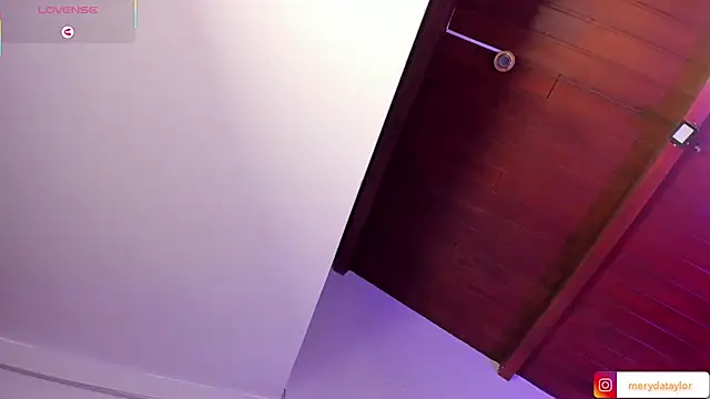 MERIDA TAYLOR online show from 6, 2, 2025