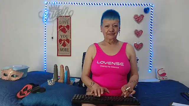 loquitaqueen011 online show from 11, 1, 2025