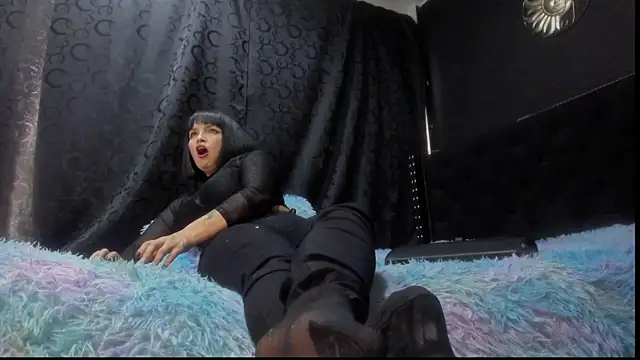 amareto queen online show from 24, 1, 2025