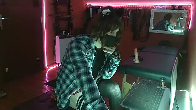 Ginny-the-bdsm-nympho online show from 29, 3, 2026