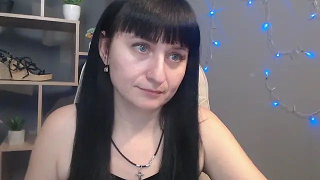 NinaFlawlees online show from 25, 11, 2025