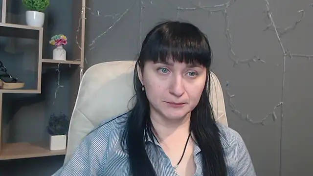 NinaFlawlees online show from 3, 12, 2025