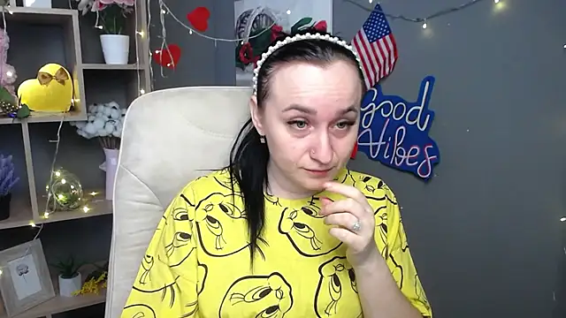 Snapshot of NinaFlawlees chatting on 5, 7, 2026 NinaFlawlees online show from 5, 7, 2026