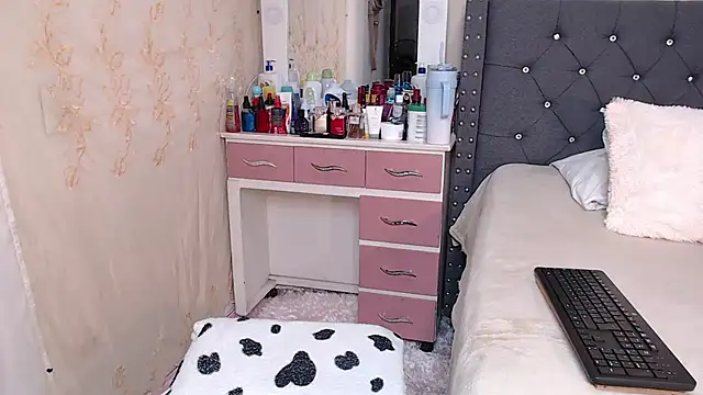 CanndyBrunett online show from 14, 4, 2026