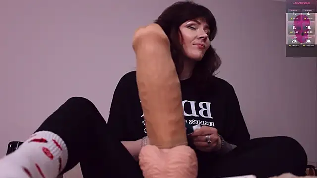 Snapshot of Luna_Blake chatting on 25, 10, 2025 Luna Blake online show from 25, 10, 2025