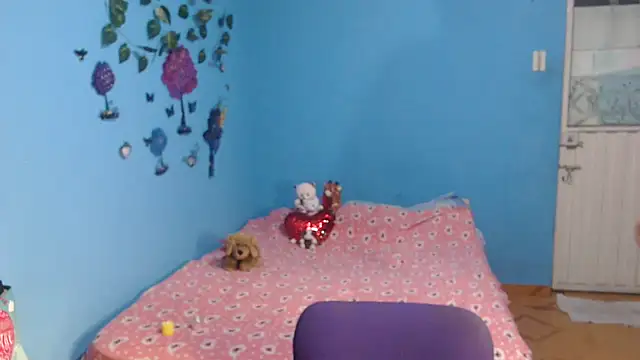 Snapshot of milfeddy_ chatting on 7, 12, 2024 milfeddy online show from 7, 12, 2024