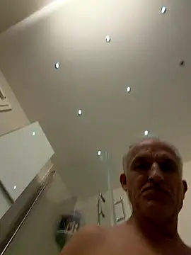 Snapshot of KielerMen chatting on 17, 12, 2025 KielerMen online show from 17, 12, 2025