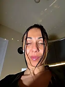 Snapshot of LeticiaWoods chatting on 27, 4, 2026 LeticiaWoods online show from 27, 4, 2026