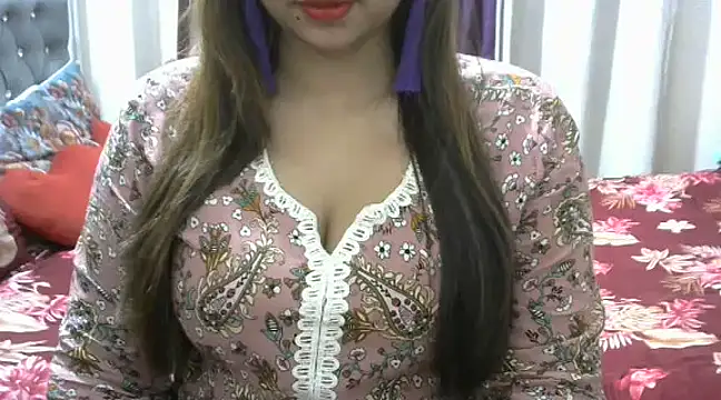 Snapshot of cutebengaligirl chatting on 3, 3, 2025 cutebengaligirl online show from 3, 3, 2025