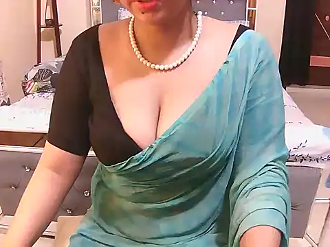Snapshot of cutebengaligirl chatting on 11, 10, 2025 cutebengaligirl online show from 11, 10, 2025