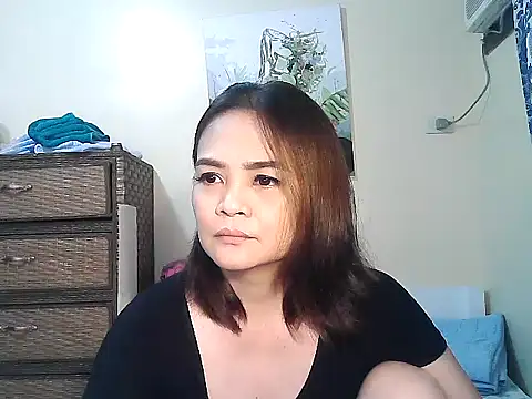 Snapshot of Kisses-13 chatting on 19, 5, 2026 Kisses-13 online show from 19, 5, 2026