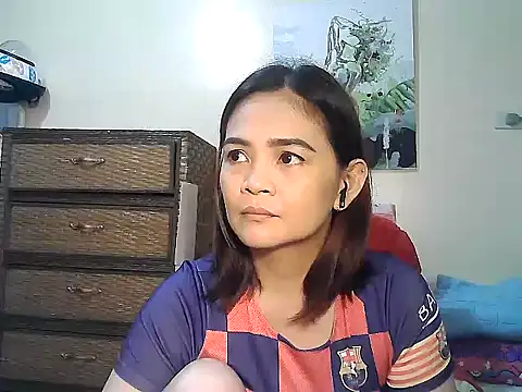 Snapshot of Kisses-13 chatting on 28, 5, 2026 Kisses-13 online show from 28, 5, 2026