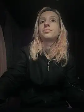 bunnydark00 online show from 9, 10, 2025