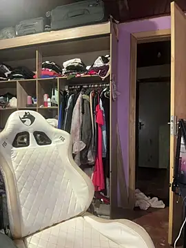 bunnydark00 online show from 13, 4, 2026