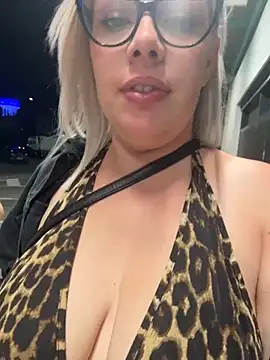 EvaWelly online show from 8, 6, 2026