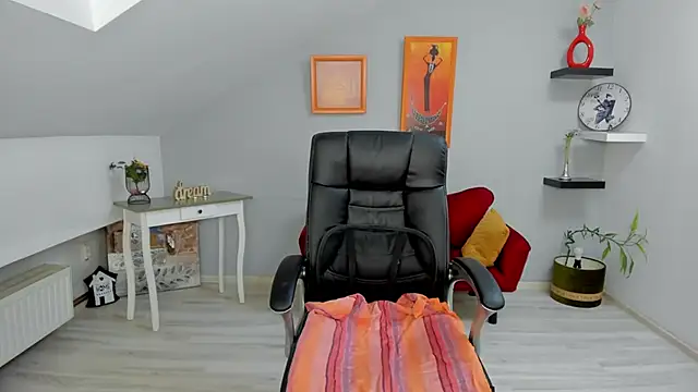 LollaGirl online show from 20, 1, 2025