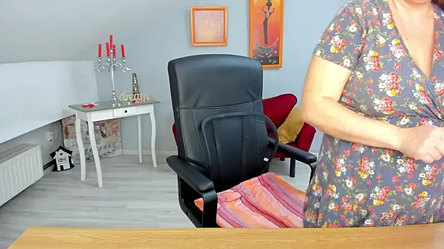 LollaGirl online show from 4, 3, 2025