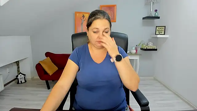 LollaGirl online show from 21, 10, 2025