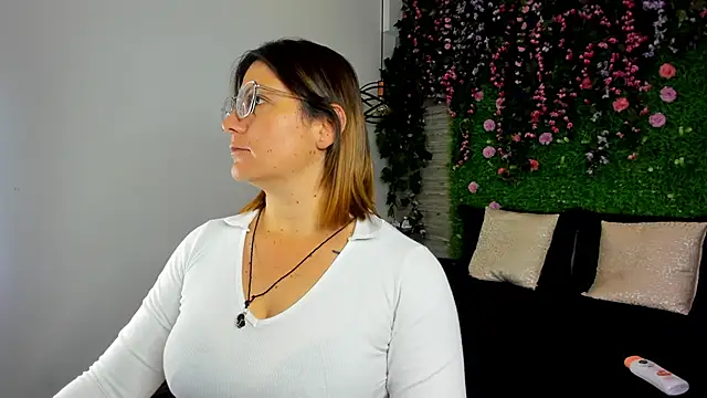 SarahDeyvis online show from 7, 11, 2025