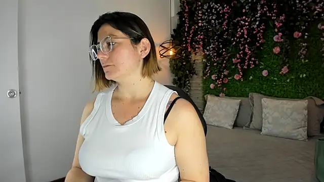 SarahDeyvis online show from 9, 1, 2026