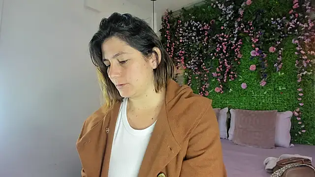 SarahDeyvis online show from 23, 2, 2026