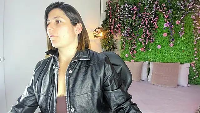 SarahDeyvis online show from 24, 2, 2026