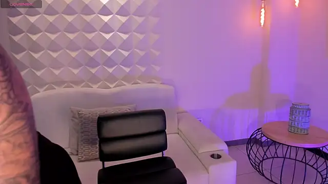 EveBensonX online show from 6, 1, 2026