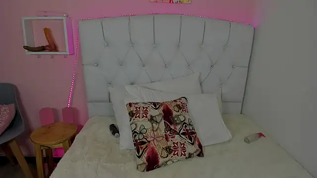 18candys online show from 13, 2, 2025