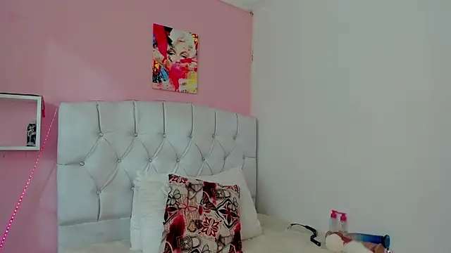 18candys online show from 3, 10, 2025