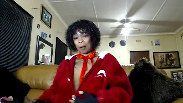 Snapshot of Gucci_Bx chatting on 3, 6, 2026 Gucci Bx online show from 3, 6, 2026