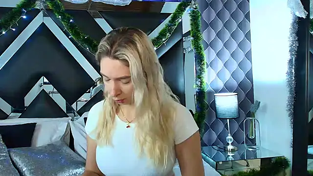 victoriaa lee  online show from 7, 12, 2024