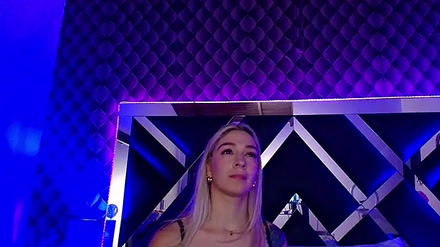 victoriaa lee  online show from 4, 10, 2025