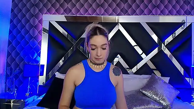 victoriaa lee  online show from 25, 11, 2025